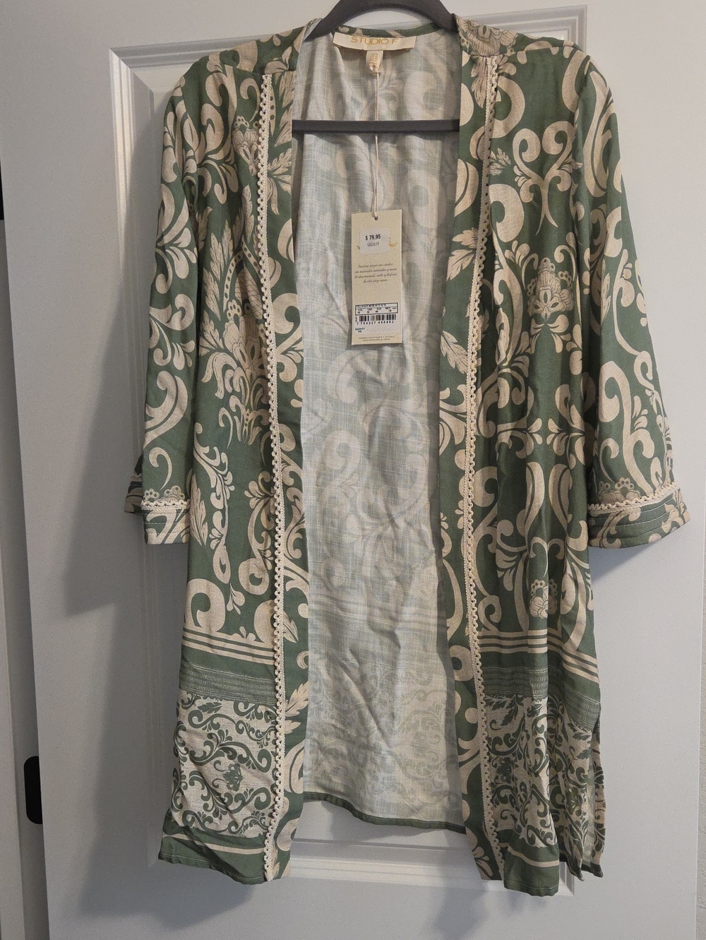 Studio F Colombia Sage Green and Cream Printed Top (Rayon)